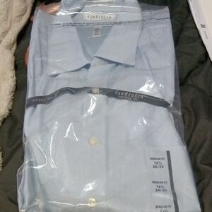 Van Heusen Men's Light Blue Dress Shirt